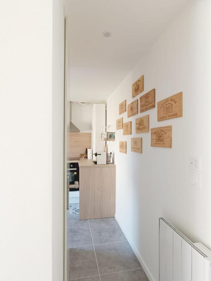 Immeuble Centre * Saint-Medard-de-Guizieres