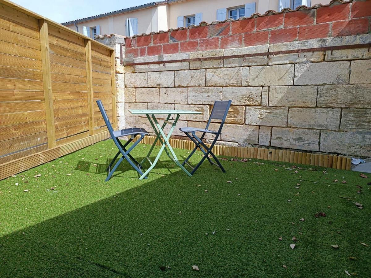 Immeuble Centre Apartment Saint-Medard-de-Guizieres