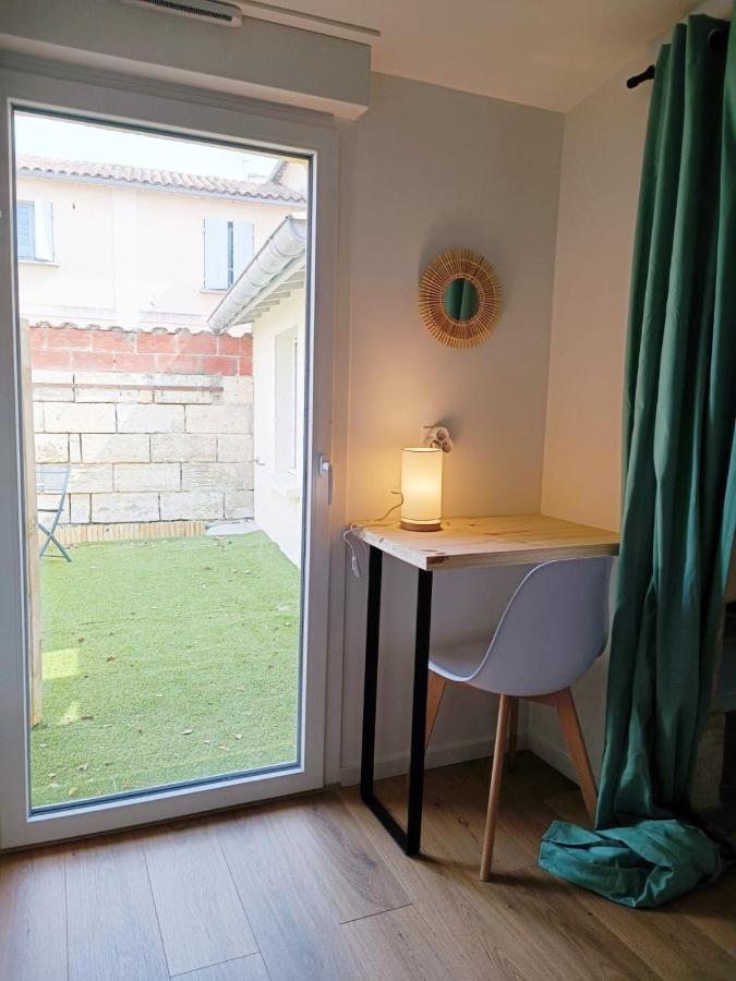 Immeuble Centre * Saint-Medard-de-Guizieres